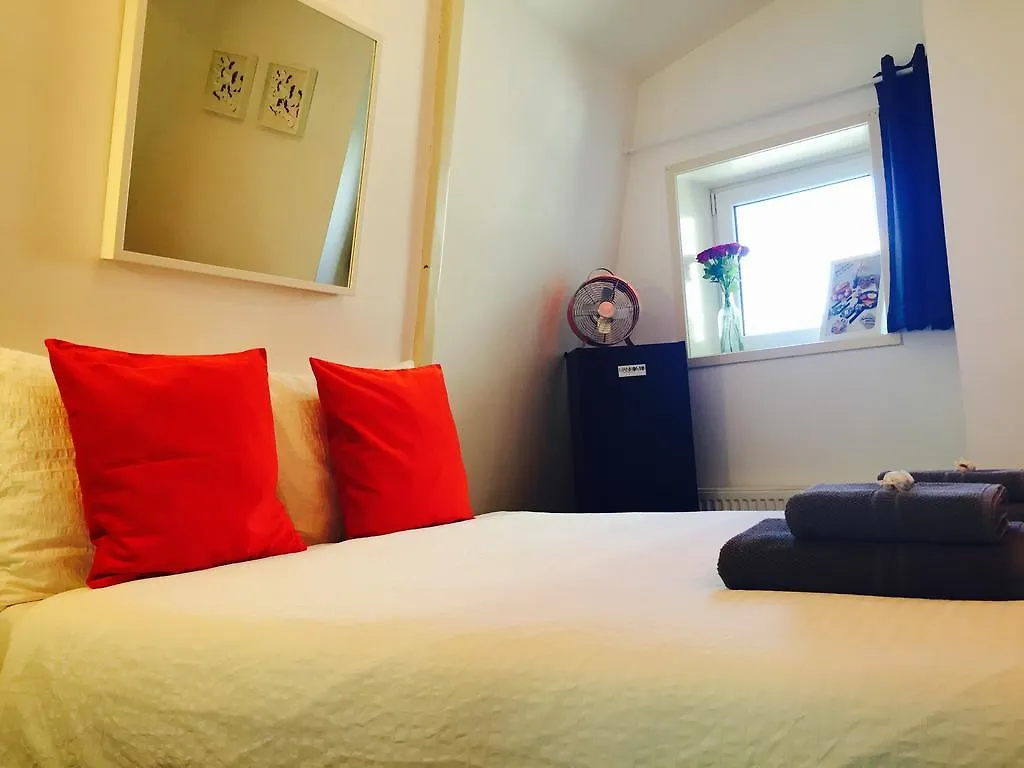 Manikomio Bed & Breakfast Amsterdam